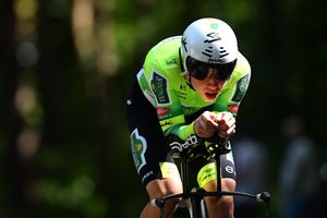 Accident serios în pădurea Koppenberg din Belgia! Un ciclist a fost găsit într-un șanț, după ce a căzut la antrenament