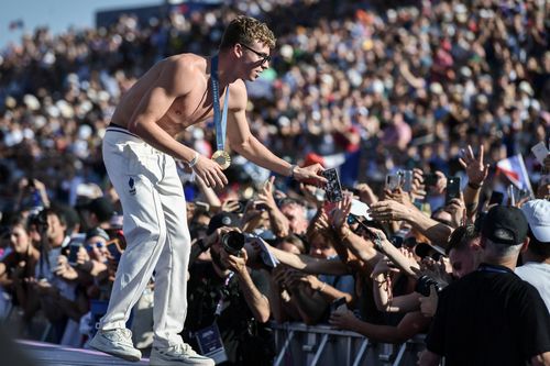 Leon Marchand la o intalnire cu fanii în timpul Jocurilor Olimpice de la Paris FOTO Imago Images