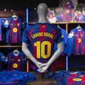 Barcelona este lider mondial la marketing, tricourile lui Lamine Yamal fiind cele mai căutate / Foto: Imago