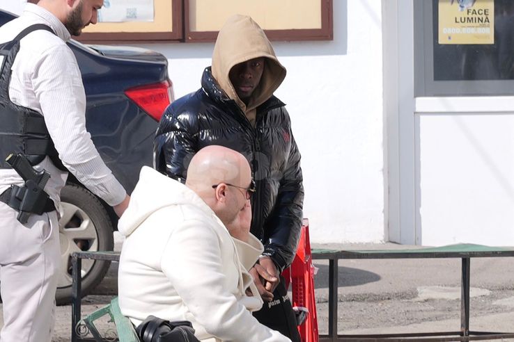 Kader Keita, în cătușe, la audieri, foto: Andrei Furnigă / GSP