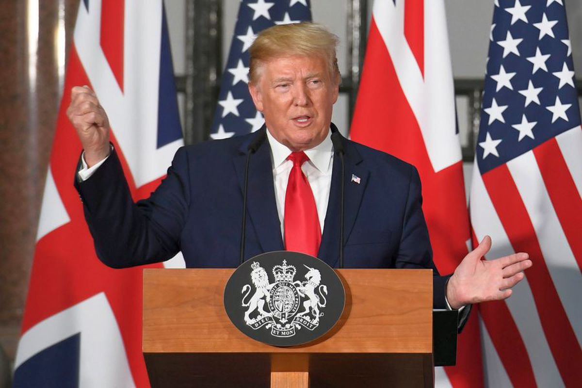 Trump sfidează pandemia în ziua în care SUA a anuțat un nou record mondial al deceselor » „Nu mă văd purtând mască”