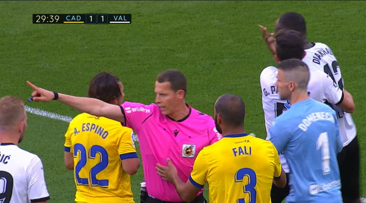 „Negru de rahat!” » Înregistrarea compromițătoare a scandalului de rasism din Spania: ce urmează