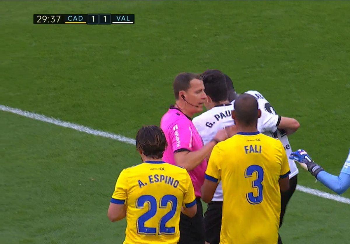 „Negru de rahat!” » Înregistrarea compromițătoare a scandalului de rasism din Spania: ce urmează