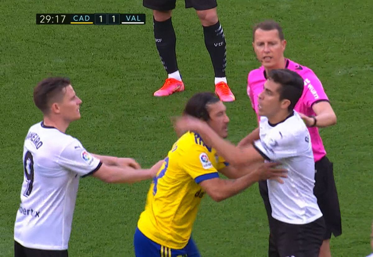 Valencia a ieșit de pe teren cu Cadiz!