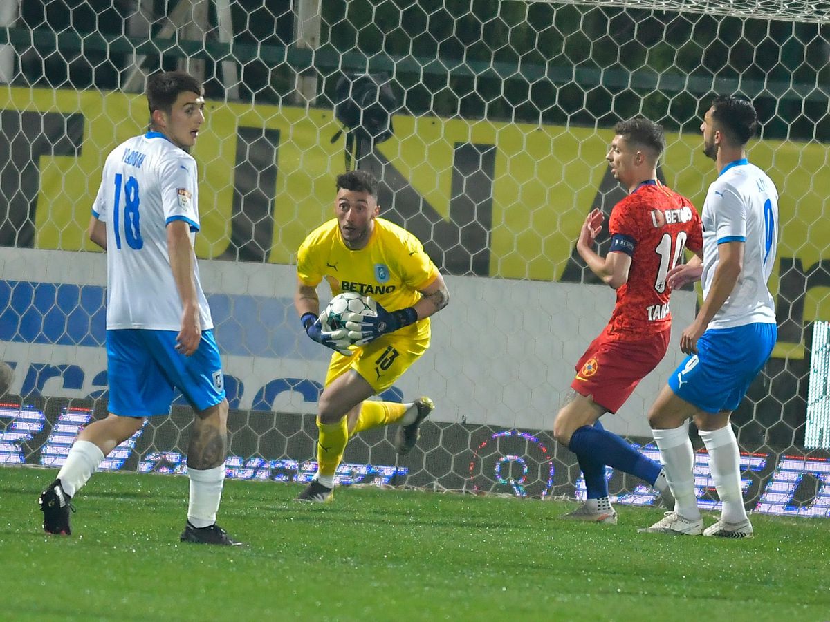 Ironii către Petrea: „Aș fi vrut să vorbească despre asta” + „CSU nu e Craiova și FCSB nu e Steaua!”