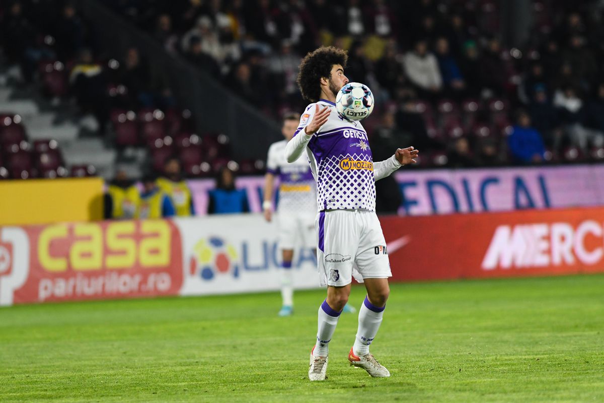 Două nume cu greutate din fotbalul românesc n-au milă de CFR Cluj și Petrescu: „Mai degrabă te ia somnul, lasă total de dorit”