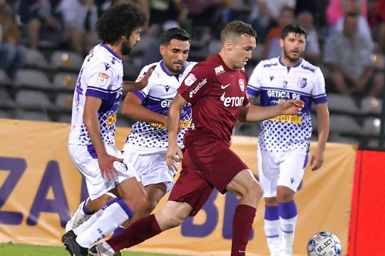 Joao Miguel, în stânga, a evoluat în toate duelurile FC Argeș - CFR Cluj din acest sezon / Sursă foto: Imago Images