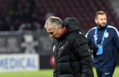 Dan Petrescu, despre accidentarea unui titular: „Se duce la spital, abia mai mergea”