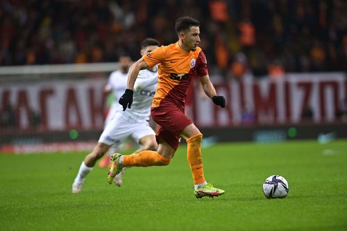 Olimpiu Moruțan (22 de ani) nu traversează o perioadă tocmai bună la Galatasaray, iar internaționalul român are șanse mari să se despartă de formația turcă la finalul acestui sezon. // foto: Imago