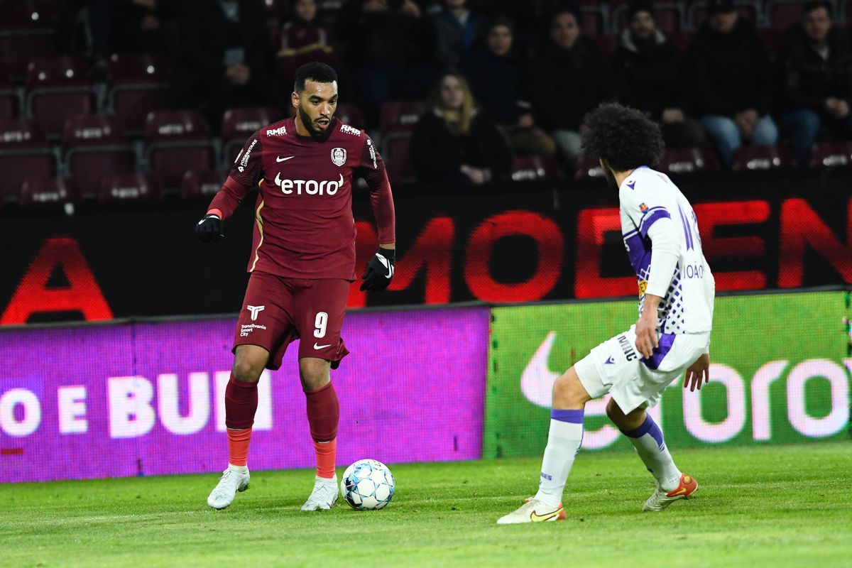 Două nume cu greutate din fotbalul românesc n-au milă de CFR Cluj și Petrescu: „Mai degrabă te ia somnul, lasă total de dorit”