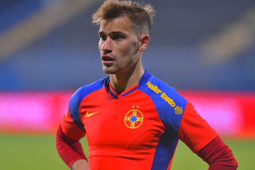 Darius Olaru, 24 de ani, are o parte de vină la ambele goluri reușite duminică seară de Universitatea Craiova în meciul cu FCSB, pierdut de roș-albaștri, scor 0-2.
