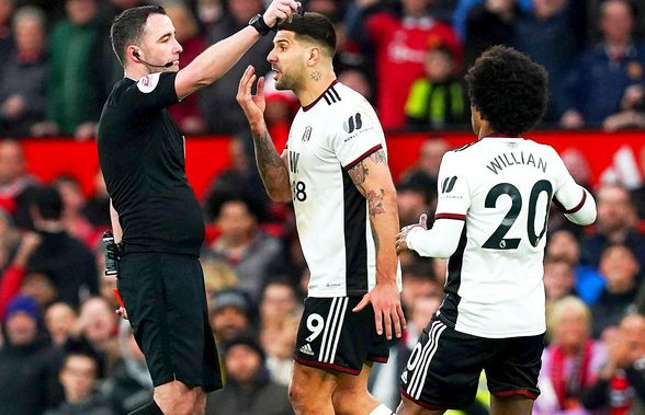 Drastici: englezii i-au dat o suspendare enormă atacantului care a împins arbitrul din meciul cu Manchester United