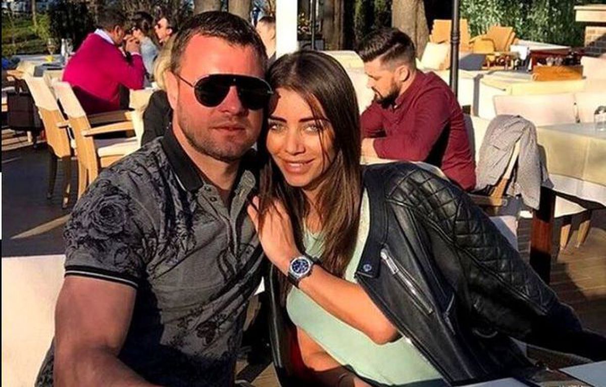 Adrian Mititelu Jr. scoate bani mulți din buzunar ca să țină relația cu fosta lui Marius Niculae. Oana Marica se răsfață în vacanțe scumpe