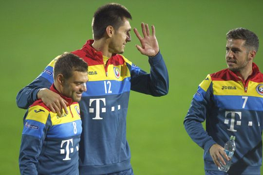 Alex Chipciu (dreapta), la națională, alături de Adi Popa și Ciprian Tătărușanu, foștii săi colegi de la FCSB
