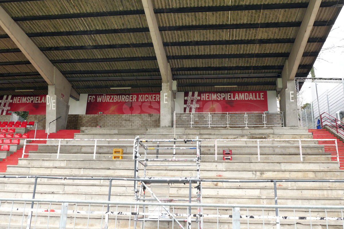 Edi Iordănescu dărâmă vestiarele, schimbă complet gazonul și aduce aparatură „de luptă” din țară! GSP a mers la baza de pregătire a României din Würzburg