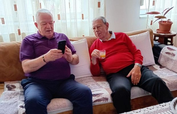 A apărut prima fotografie cu Emeric Ienei după zvonul morbid: „La un suc”