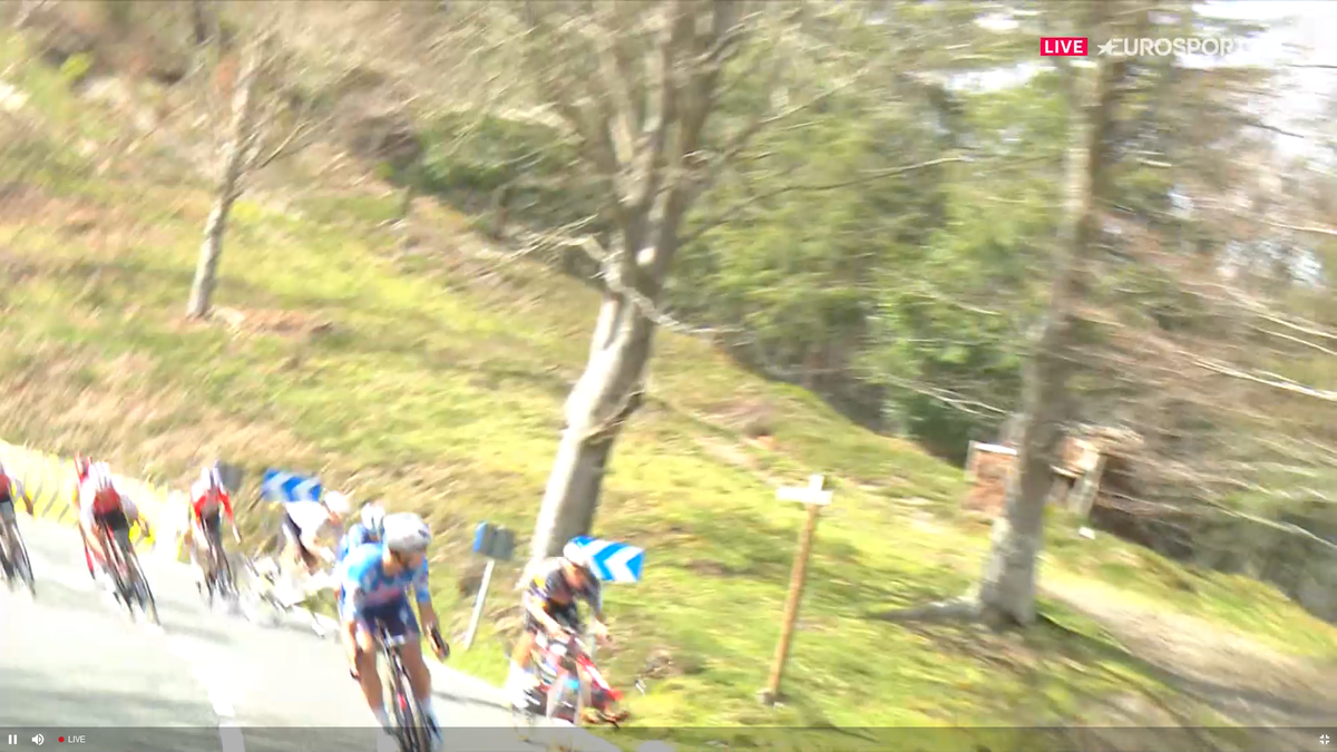 Van der Poel, după etapa de groză din Turul Țării Bascilor: „Cel mai mare pericol suntem chiar noi, cicliștii”