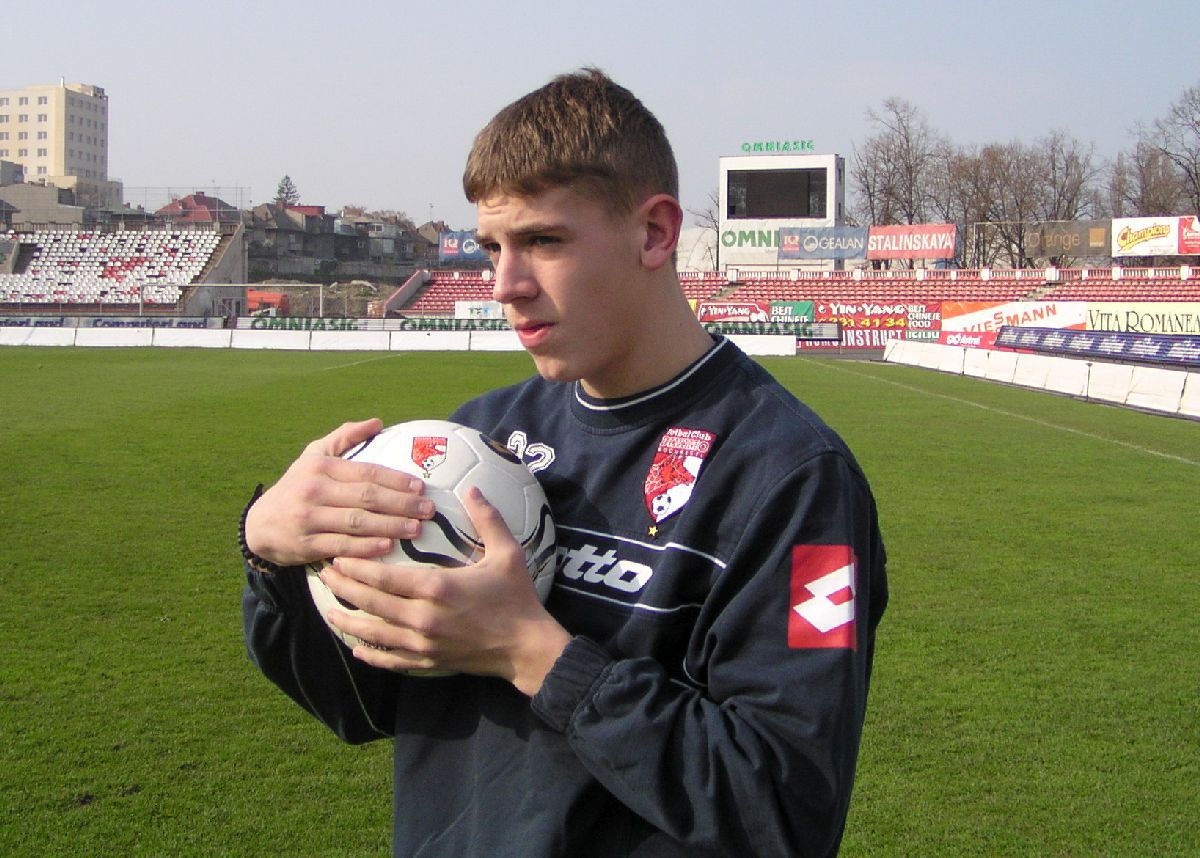 Imagini cu Cristian Cigan, fiul lui Sorin Cigan » Fotografii din arhiva GSP din perioada Dinamo