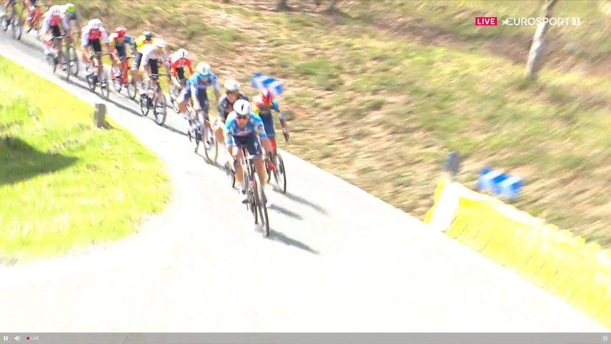 Van der Poel, după etapa de groză din Turul Țării Bascilor: „Cel mai mare pericol suntem chiar noi, cicliștii”