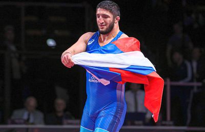 Scandal cu ecou! „Tancul” rusesc respins și pe aeroportul din București a primit interzis pentru Jocurile Olimpice » De ce e acuzat dublul campion olimpic