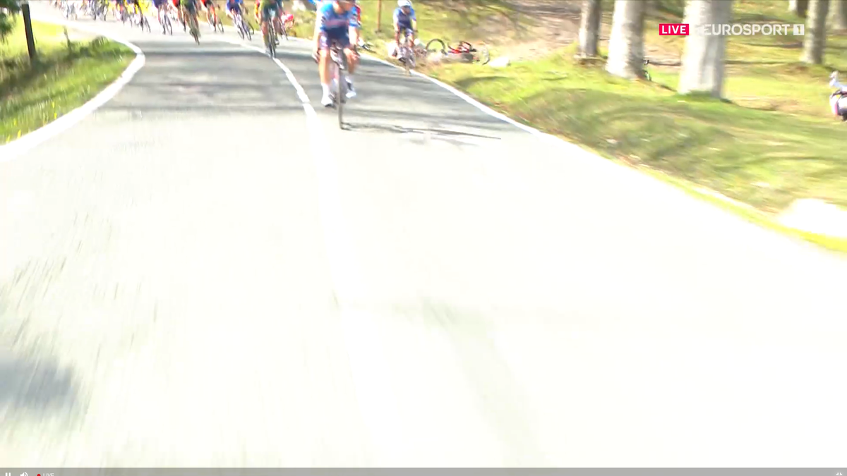 Van der Poel, după etapa de groză din Turul Țării Bascilor: „Cel mai mare pericol suntem chiar noi, cicliștii”