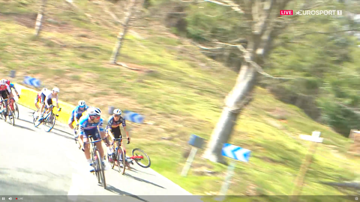 Van der Poel, după etapa de groză din Turul Țării Bascilor: „Cel mai mare pericol suntem chiar noi, cicliștii”