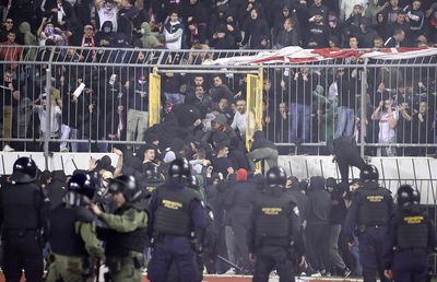 Incidente grave în Cupa Croației » Peste 50 de fani au fost arestați și cel puțin 3 polițiști răniți la Split!