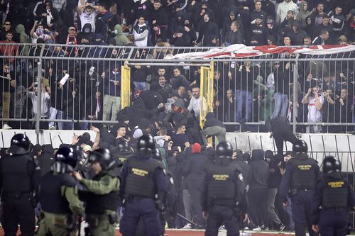 Ultrașii lui Dinamo Zagreb s-au bătut cu poliția la Split / Foto: Imago