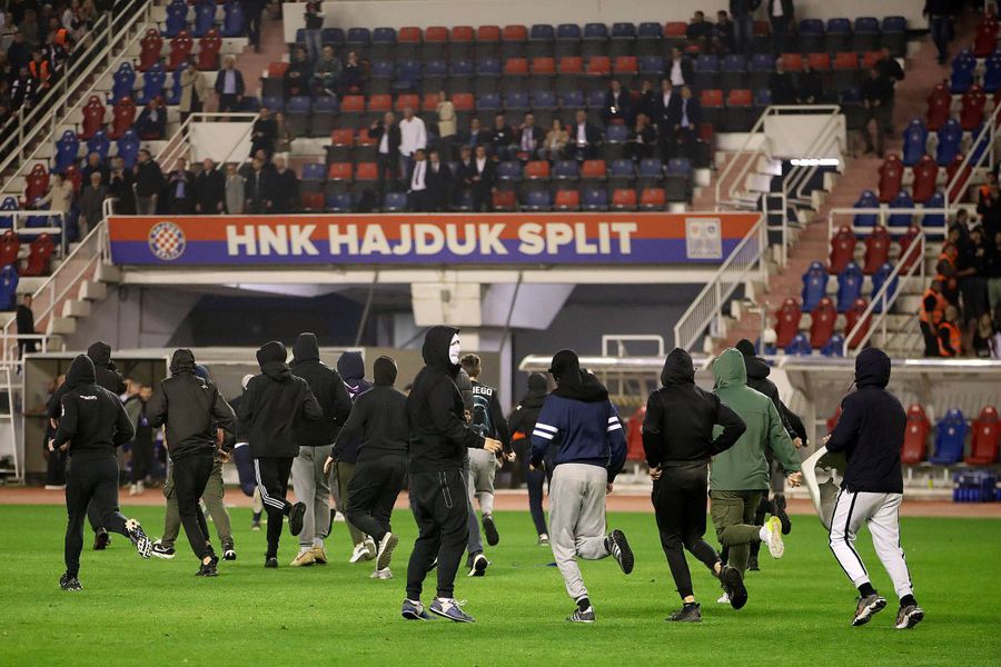 Incidente grave în Cupa Croației » Peste 50 de fani au fost arestați și cel puțin 3 polițiști răniți la Split!