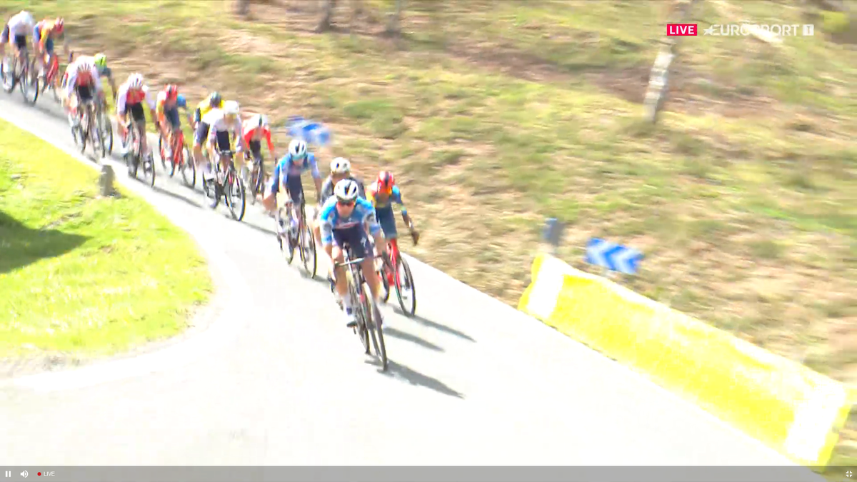 Van der Poel, după etapa de groză din Turul Țării Bascilor: „Cel mai mare pericol suntem chiar noi, cicliștii”