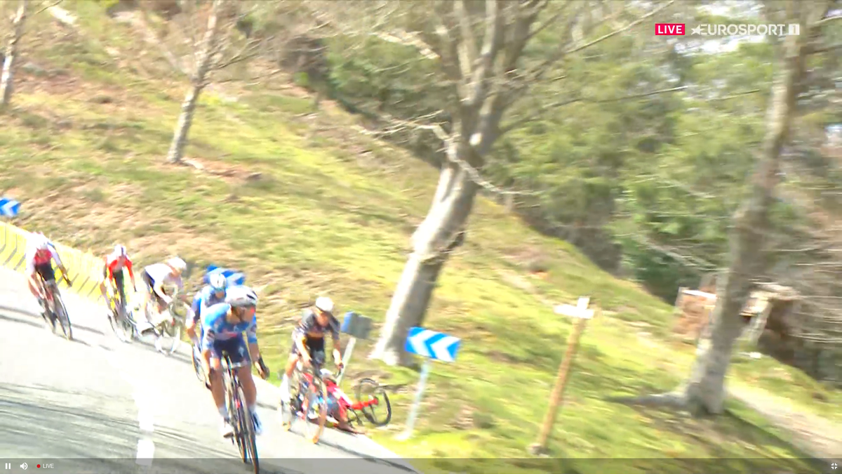 Van der Poel, după etapa de groză din Turul Țării Bascilor: „Cel mai mare pericol suntem chiar noi, cicliștii”