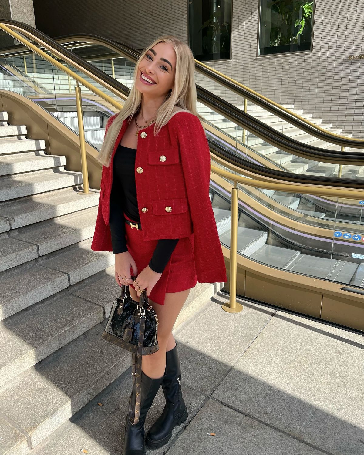 Esmee întoarce privirile în sala de fitness! Cine e blonda care a cucerit Olanda și a câștigat titlul de „Miss Intercontinental”