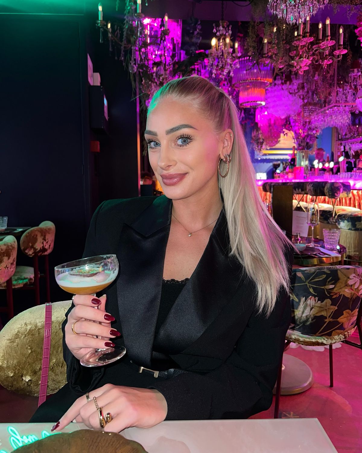 Esmee întoarce privirile în sala de fitness! Cine e blonda care a cucerit Olanda și a câștigat titlul de „Miss Intercontinental”