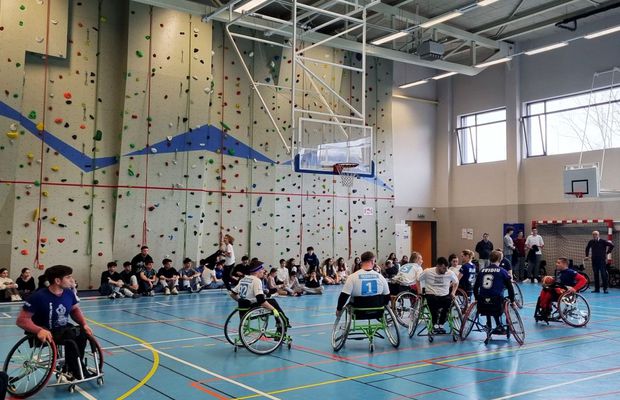 Lecții de viață de la sportivii paralimpici din România: „Mi-era rușine să ies din casă în scaun, dar sportul m-a ajutat să mă reintegrez”