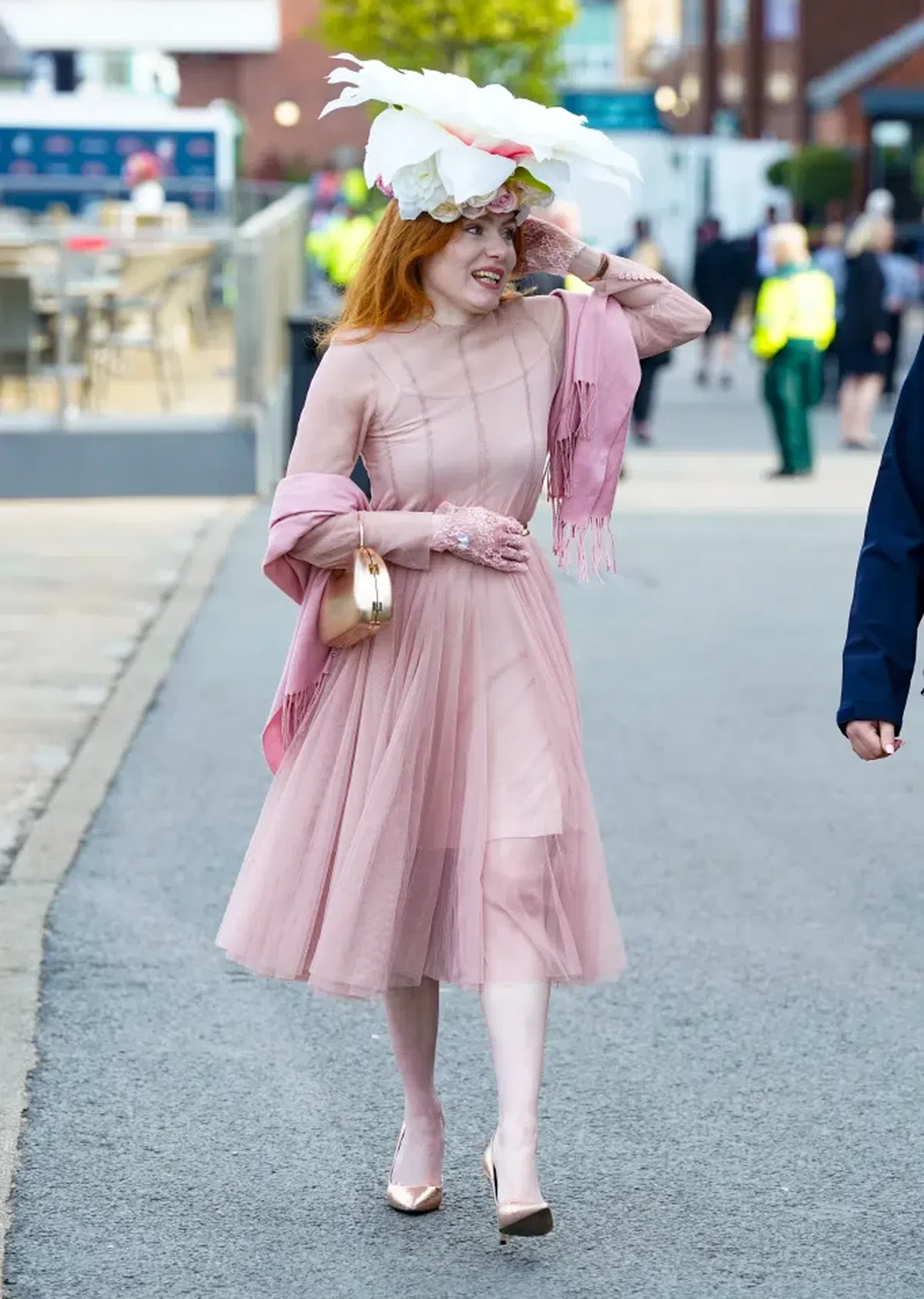 Britanicii știu să petreacă! În ce au transformat cea mai așteptată competiție sportivă a săptămânii