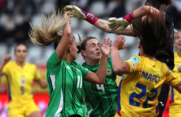 8 detalii de la meciul României. Pe cine au îmbrățișat fotbalistele în afara arenei + Diferență URIAȘĂ față de jocurile băieților: ce s-a strigat din tribune