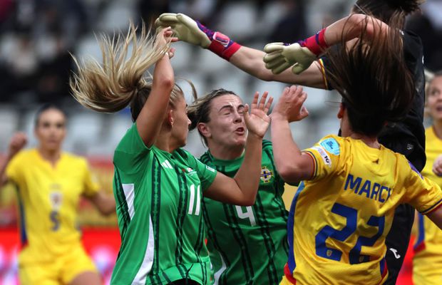 8 detalii de la meciul României. Pe cine au îmbrățișat fotbalistele în afara arenei + Diferență URIAȘĂ față de jocurile băieților: ce s-a strigat din tribune