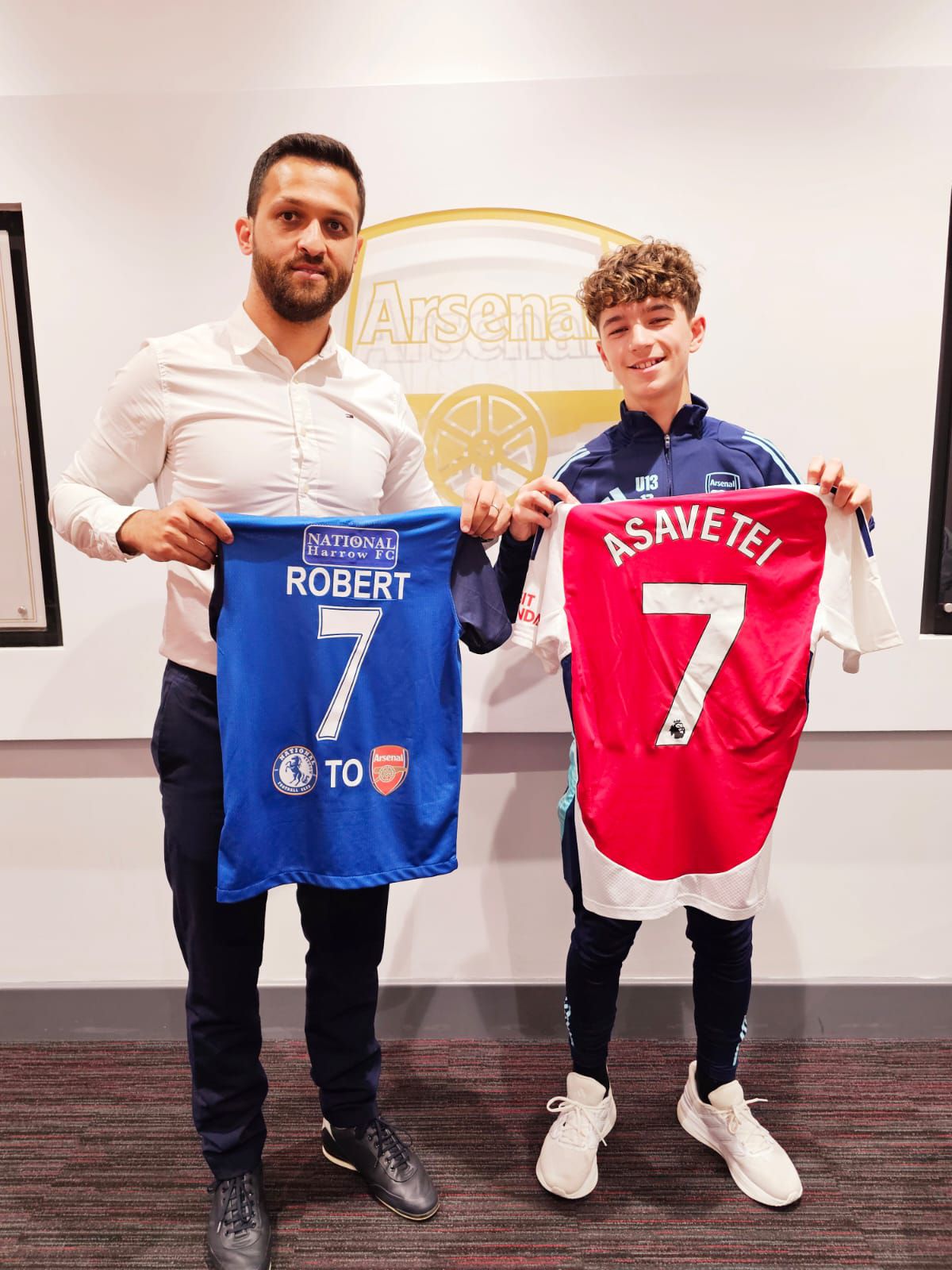 Povestea românului crescut de Chelsea, care a semnat acum cu Arsenal » A făcut primii pași în fotbal sub bagheta unui fost jucător de la Oțelul Galați, care colaborează cu Academia Hagi