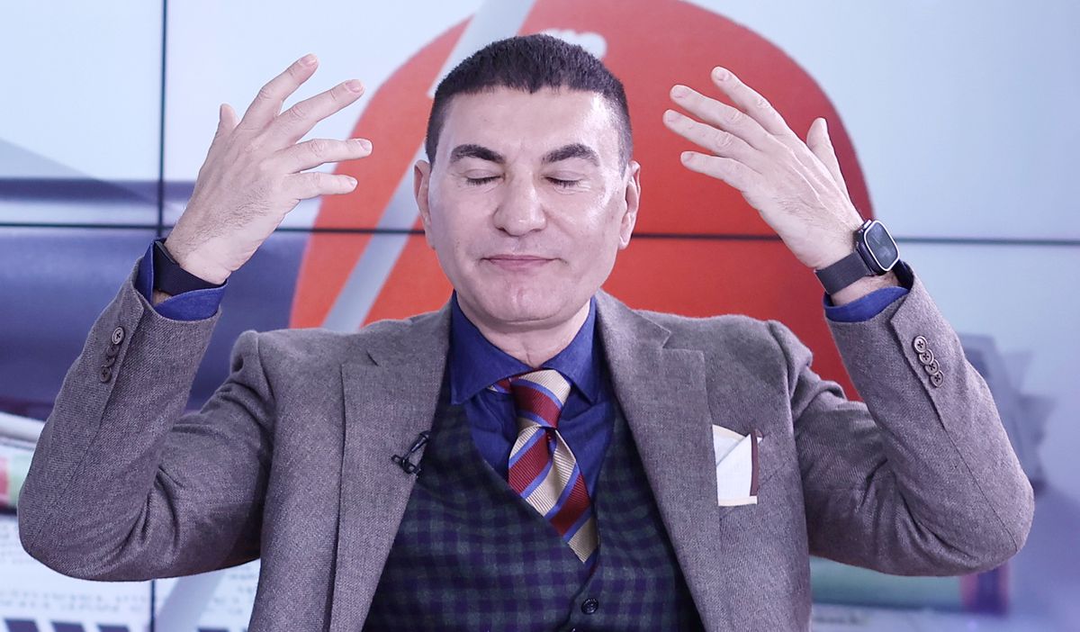 Cristi Borcea face un tratament în care ace ultrasubțiri îi înțeapă fața: „E Morpheus, fac tot!” » Obiceiul cu Pițurcă: „În fiecare weekend, facem asta”