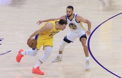 Steph Curry a câștigat duelul cu LeBron James, iar Golden State Warriors continuă să impresioneze » Luka Doncic, prestație ștearsă