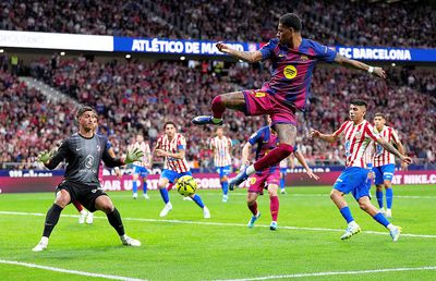 Atletico Madrid - Barcelona 1-2 » Dați-le titlul! Barcelona are o mână pe trofeu după o victorie „cu cântec”