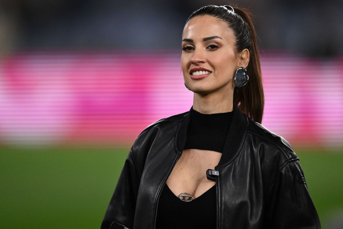 Prezentatoarea s-a afișat cu fotbalistul mai tânăr cu 11 ani și a „rupt” Internetul: „Genul de dragoste...”