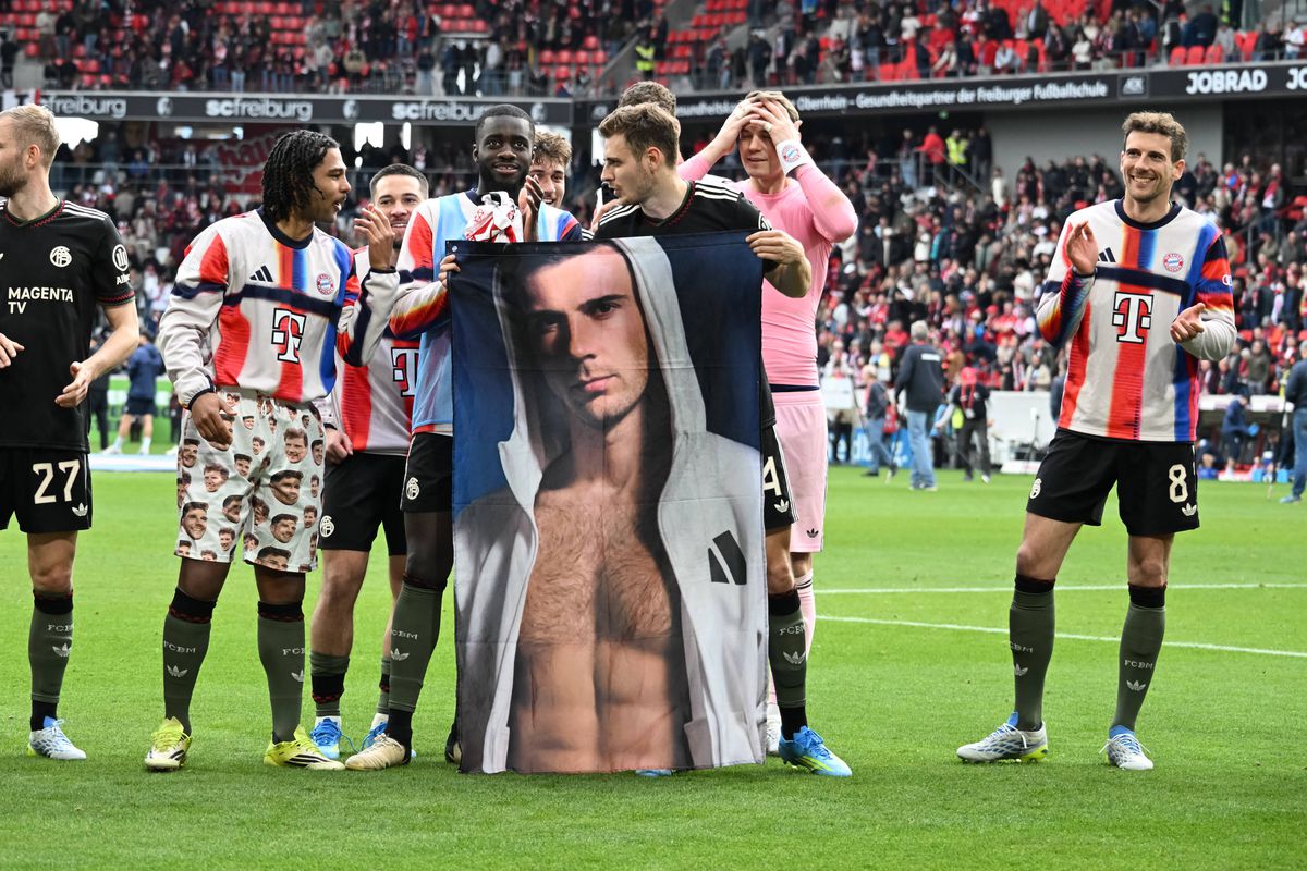 Incredibil ce a purtat Serge Gnabry, pe teren, după victoria lui Bayern