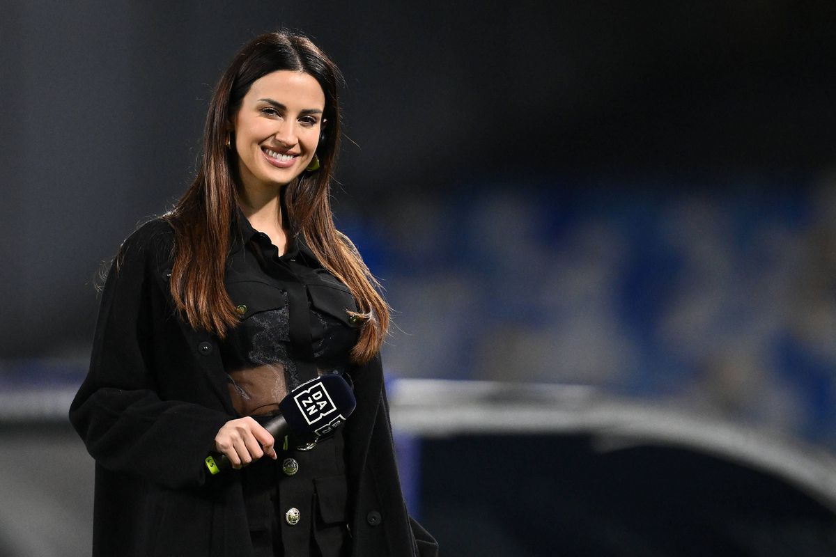 Prezentatoarea s-a afișat cu fotbalistul mai tânăr cu 11 ani și a „rupt” Internetul: „Genul de dragoste...”