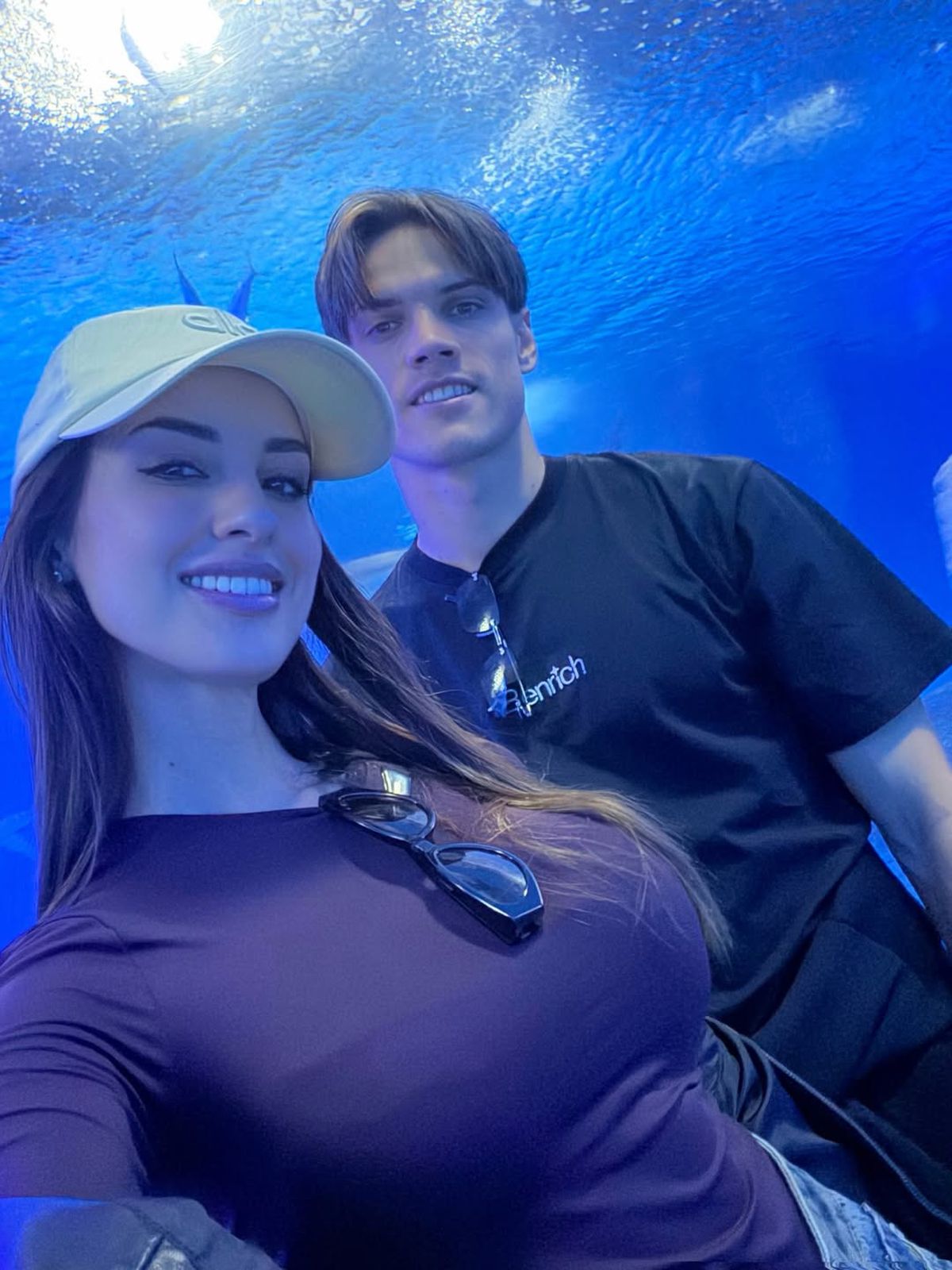 Prezentatoarea s-a afișat cu fotbalistul mai tânăr cu 11 ani și a „rupt” Internetul: „Genul de dragoste...”