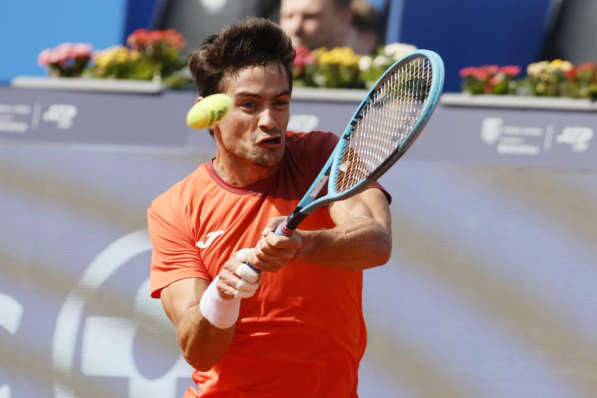 Grande Mariano Navone! » Calificare eroică în ultimul act de la Țiriac Open a finalistului din 2024, cu două mingi de meci salvate!