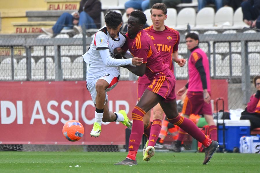 Diaspora face atacul României! „Nouarul” de la AC Milan, gol de senzație astăzi