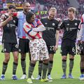 Serge Gnabry, cu pantalonii personalizați // foto: Imago Images