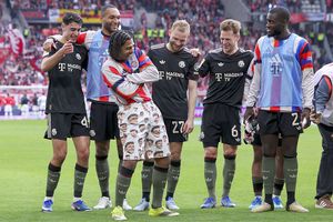 Incredibil ce a purtat Serge Gnabry, pe teren, după victoria lui Bayern