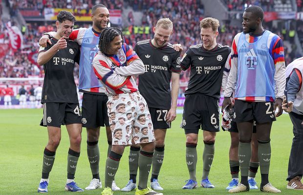 Incredibil ce a purtat Serge Gnabry, pe teren, după victoria lui Bayern
